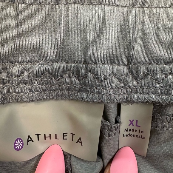 Athleta Go To Distance Shorts Grey Elastic Waist Zip Back Pocket Stretch - Picture 14 of 14